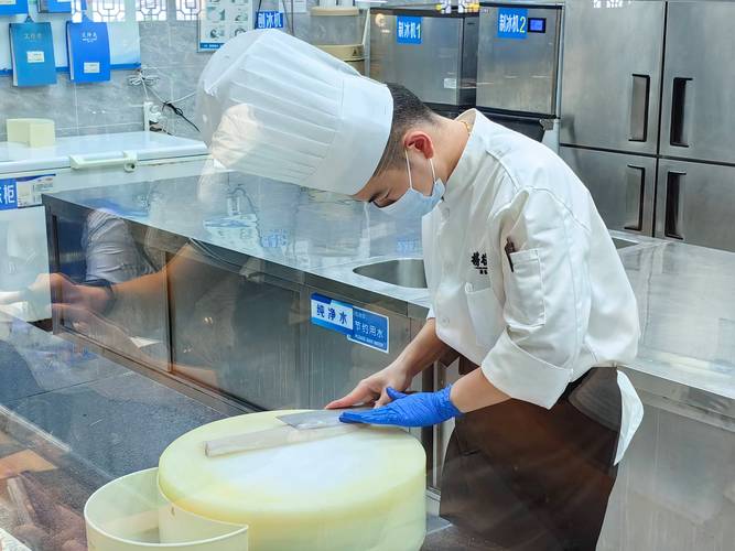 順德魚生獲全省首張餐飲服務認證，引領高品質餐飲“盲選”時代